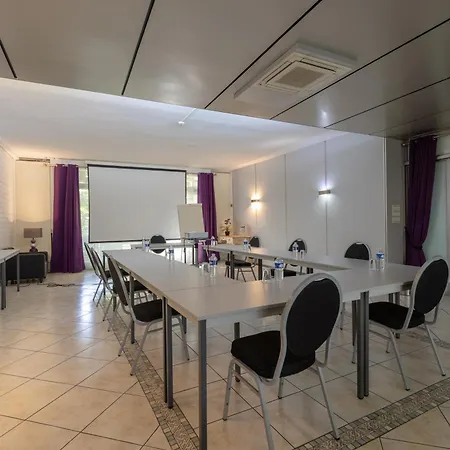 Отель The Originals City, De Bordeaux, Centre 3*