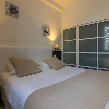 The Originals City, De Bordeaux, Centre 3* ברגרק